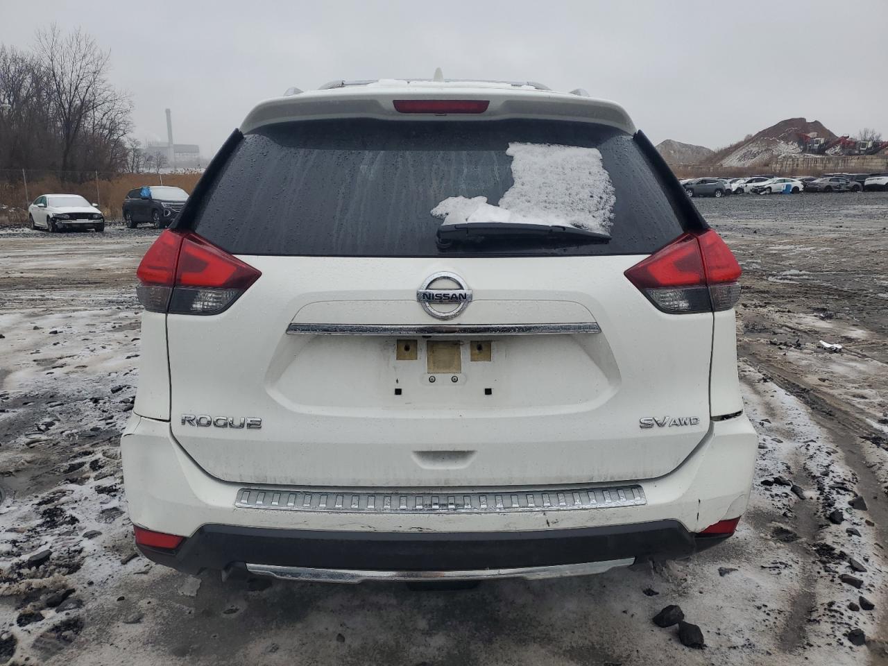 2017 Nissan Rogue - Image 6