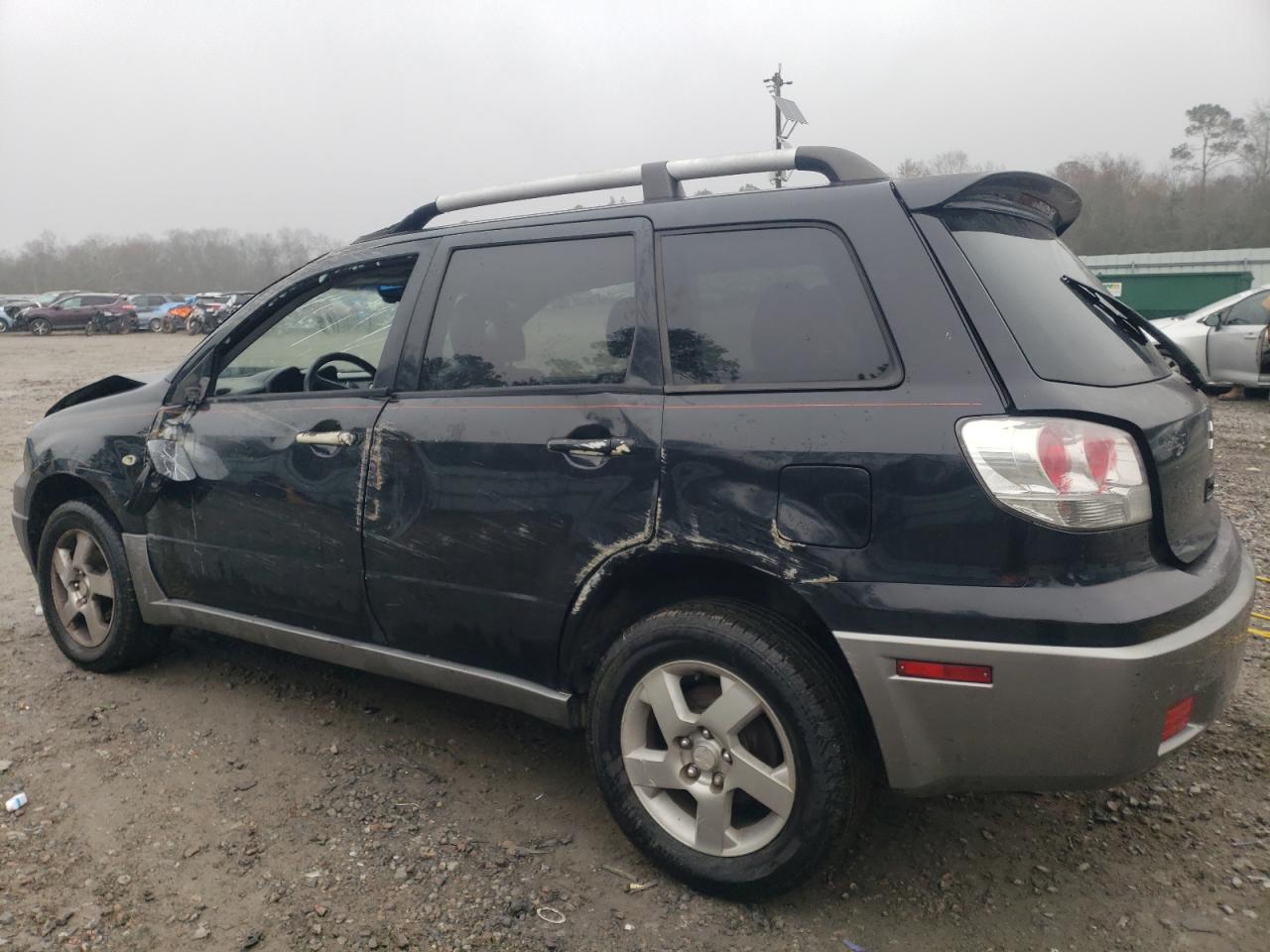 2004 Mitsubishi Outlander - Image 2