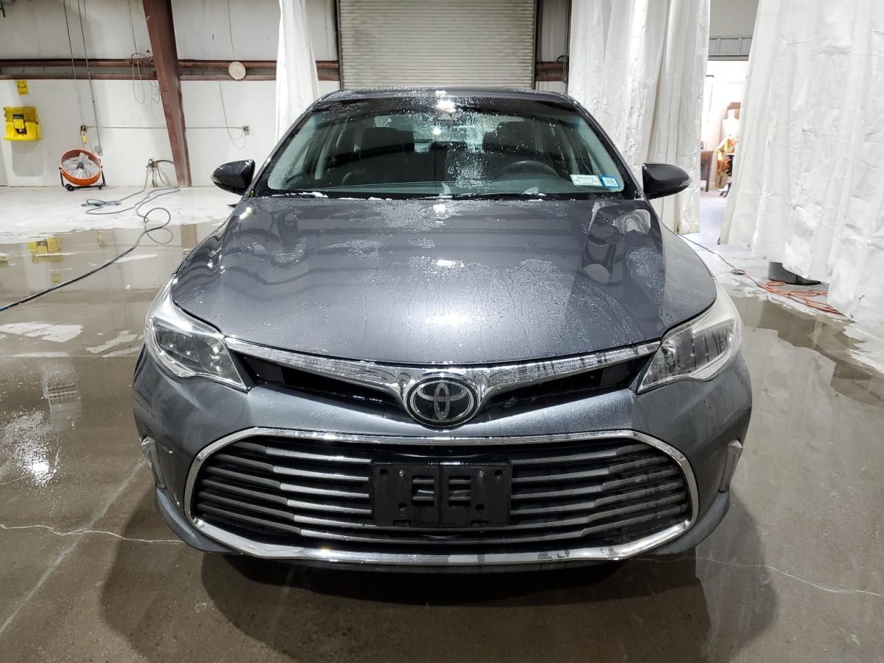 2017 Toyota Avalon - Image 5