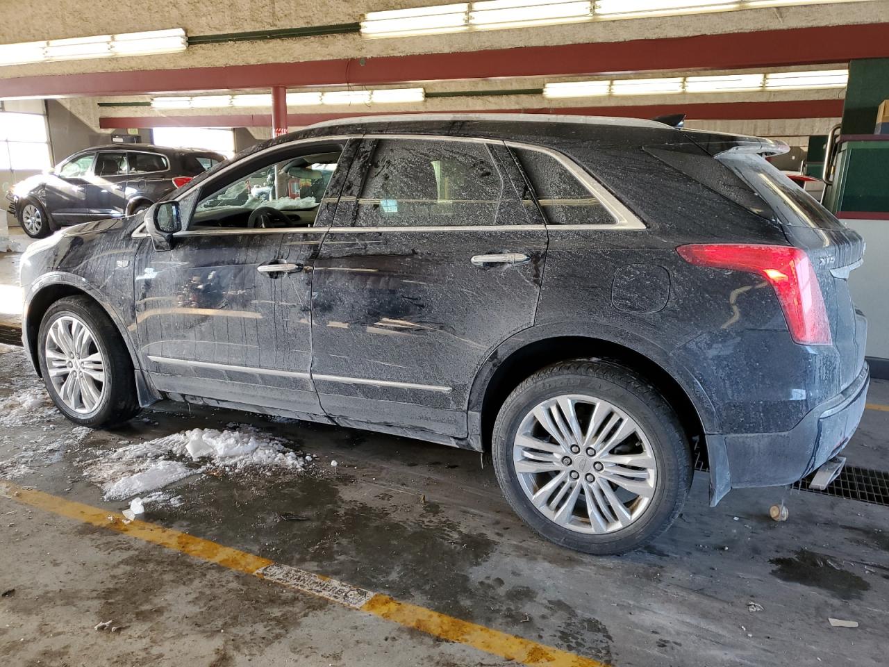 2017 Cadillac XT5 - Image 2