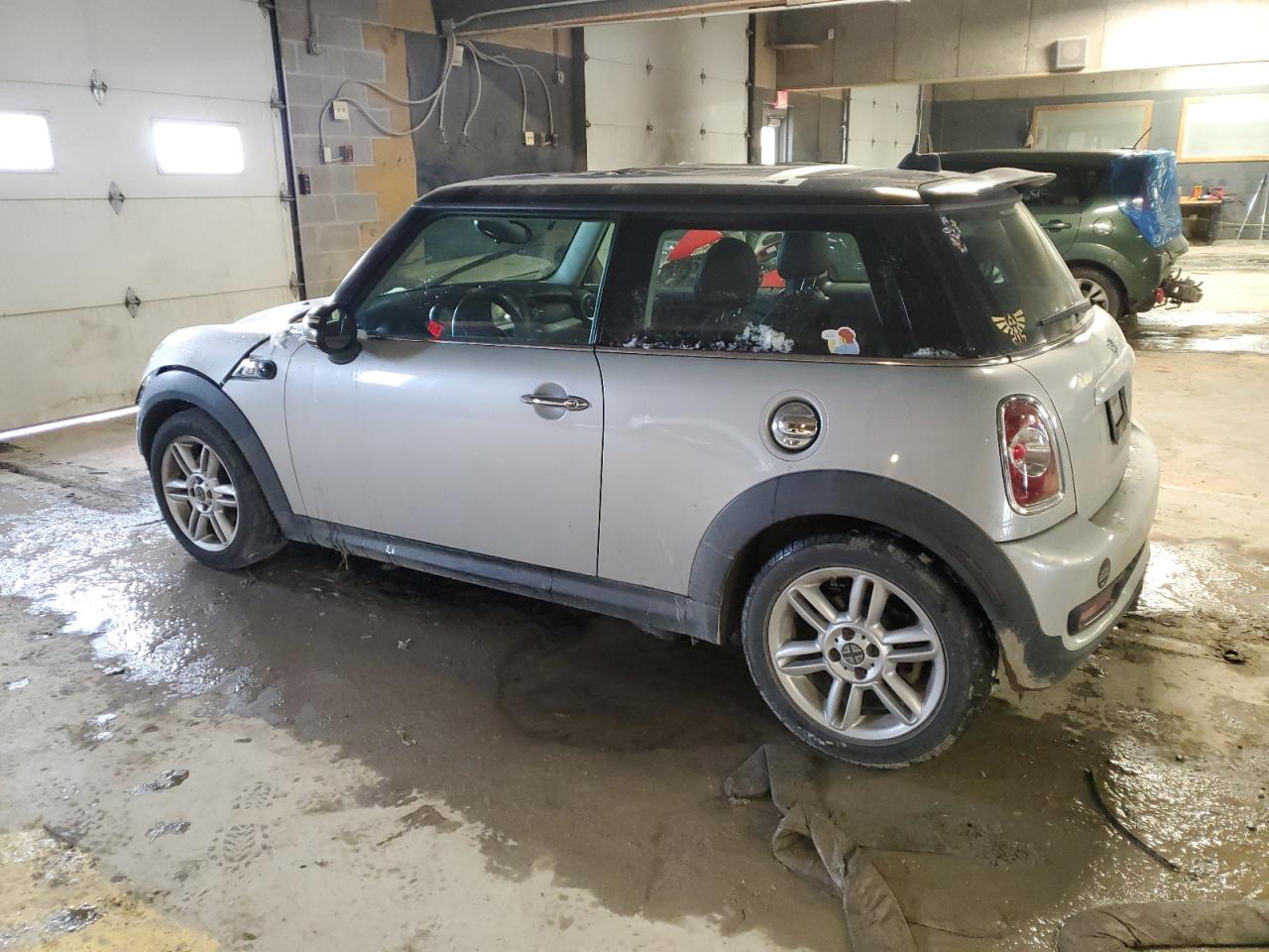 2011 MINI Cooper - Image 2
