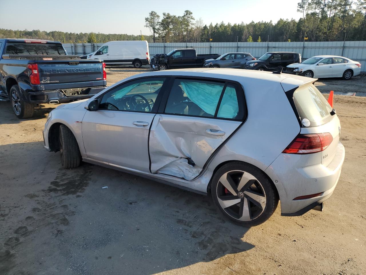 2018 Volkswagen GTI - Image 2