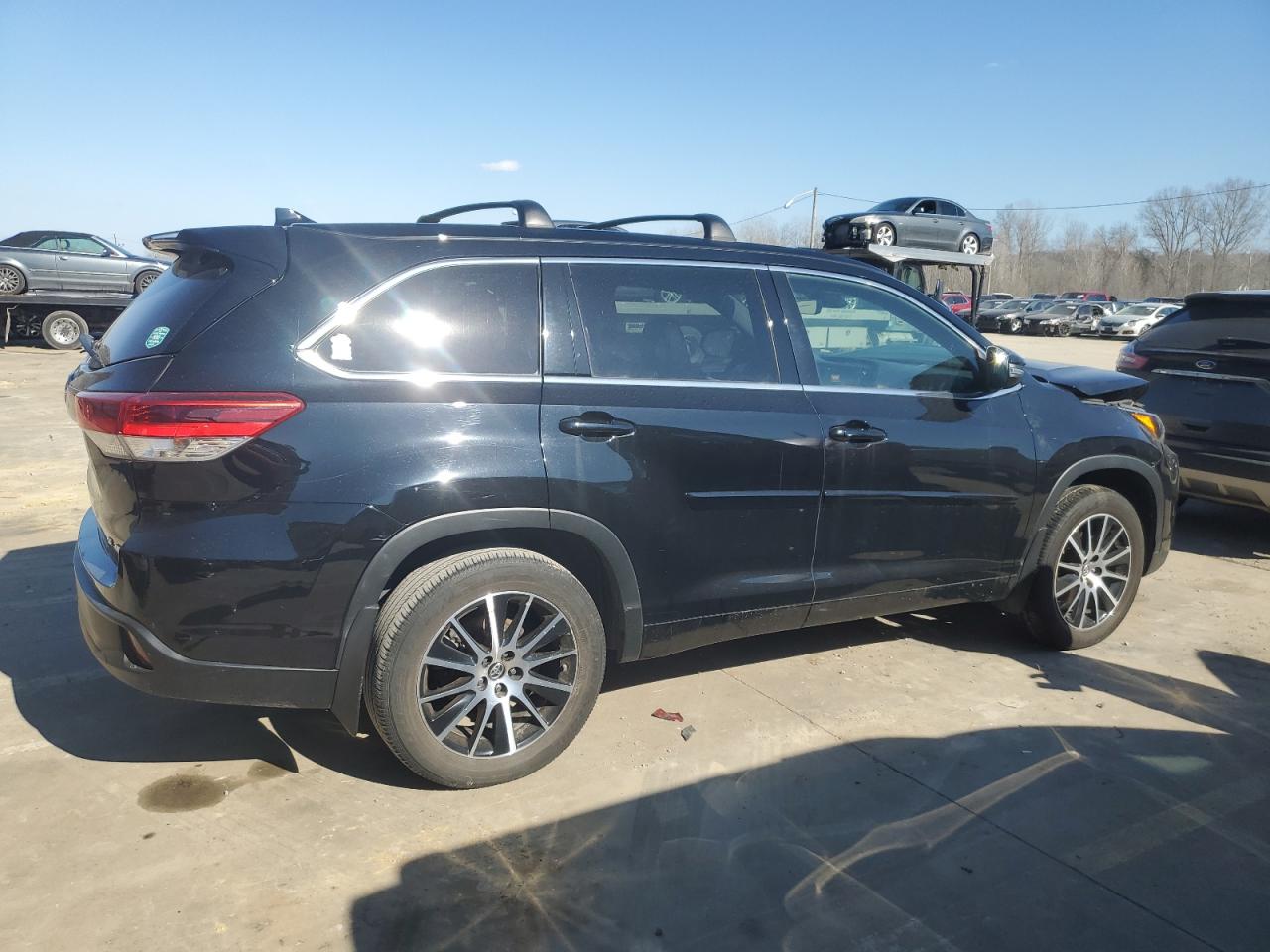 2017 Toyota Highlander - Image 3