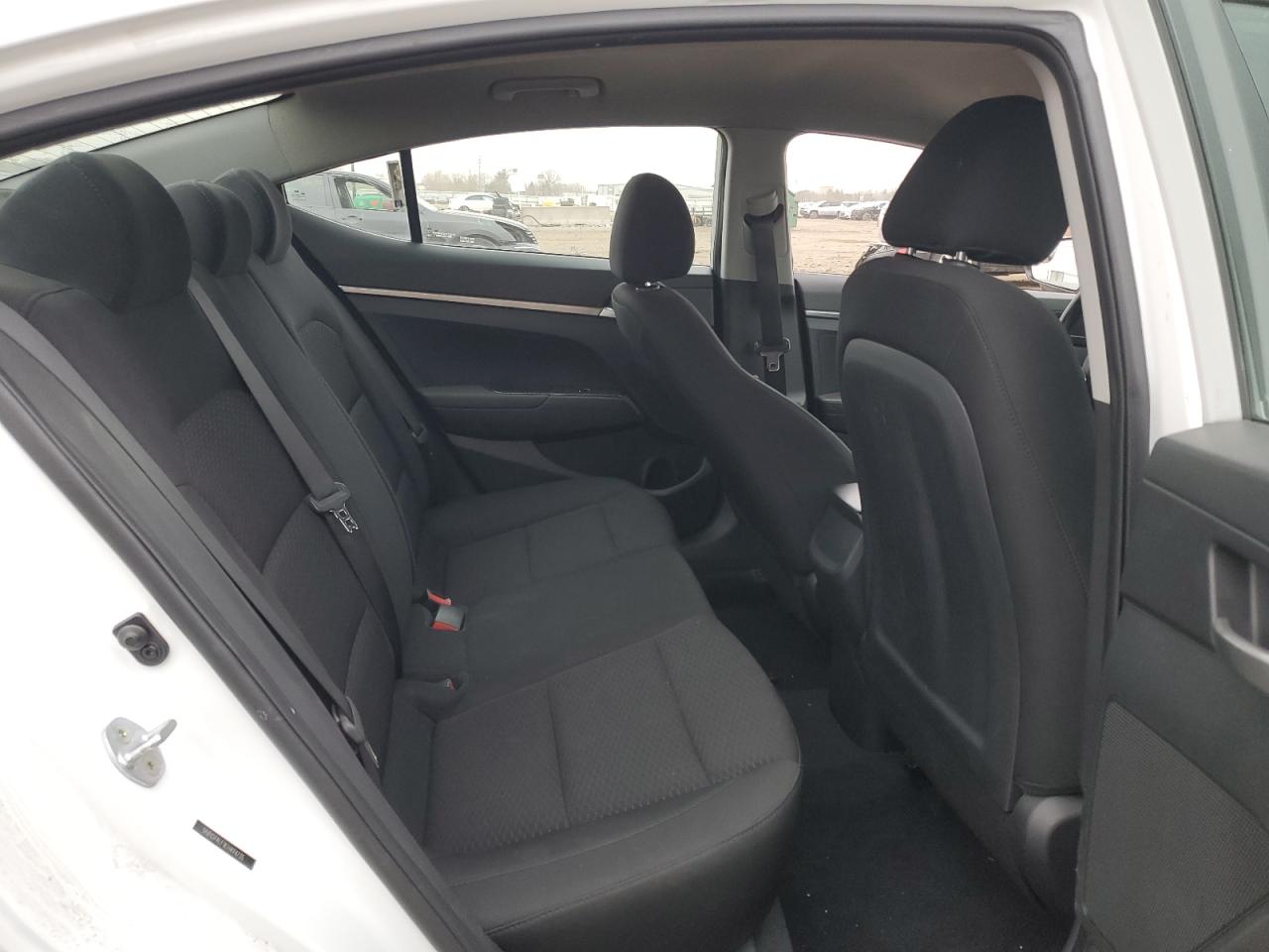 2019 Hyundai Elantra - Image 11