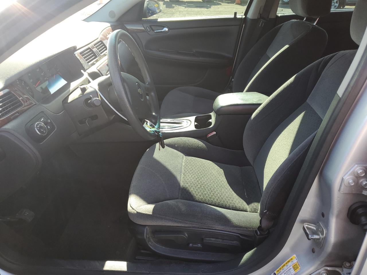 2009 Chevrolet Impala - Image 7
