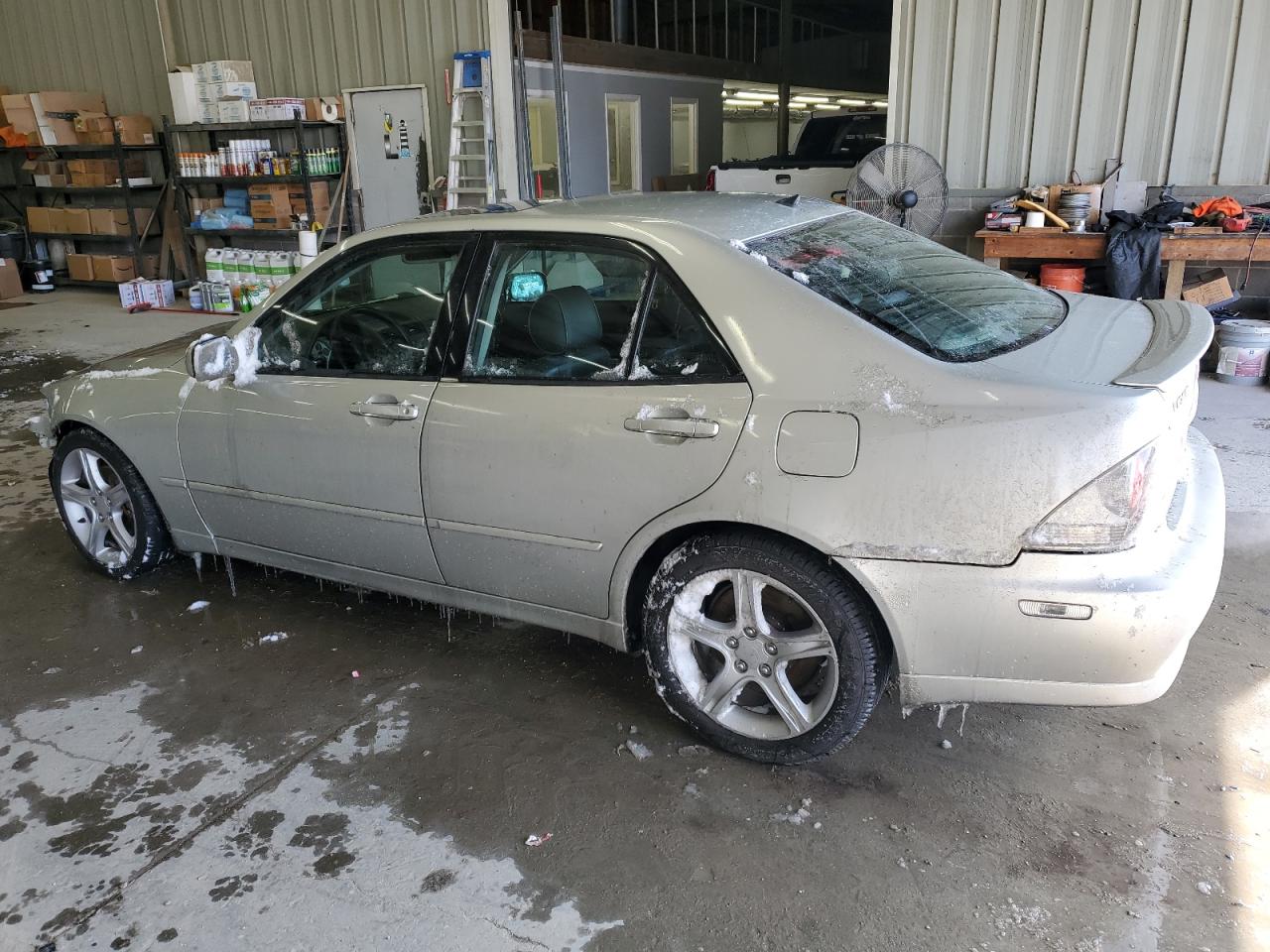 2003 Lexus IS - Image 2