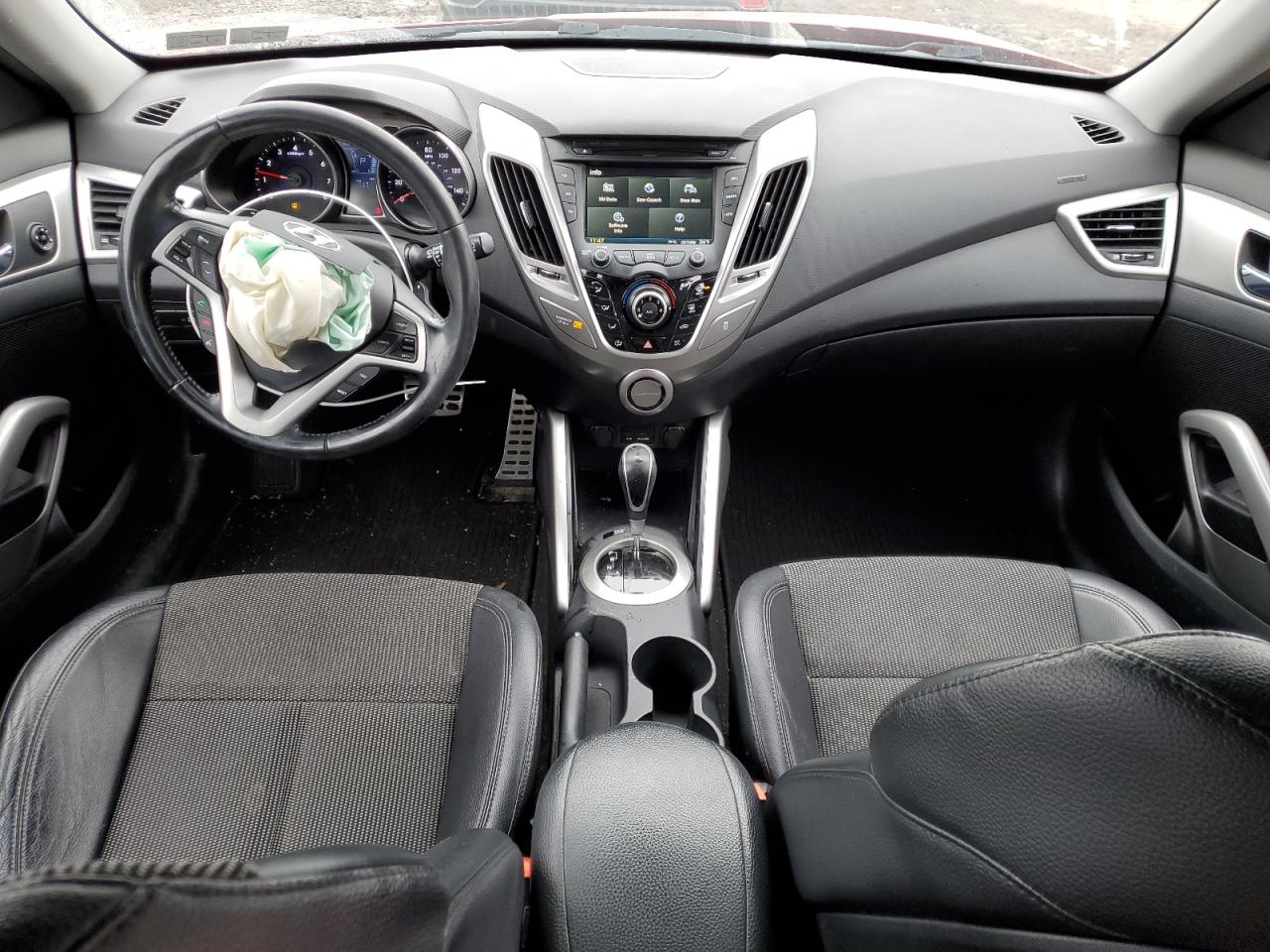 2015 Hyundai Veloster - Image 8