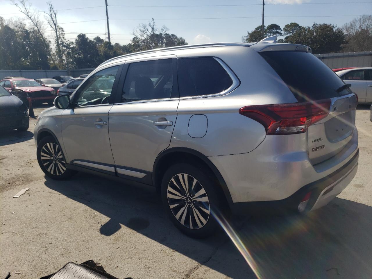 2019 Mitsubishi Outlander - Image 2