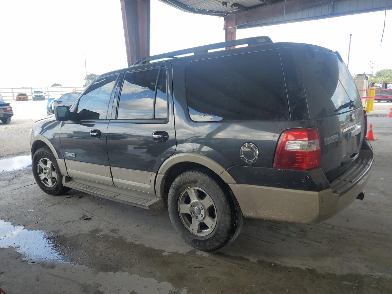 2007 Ford Expedition - Image 2