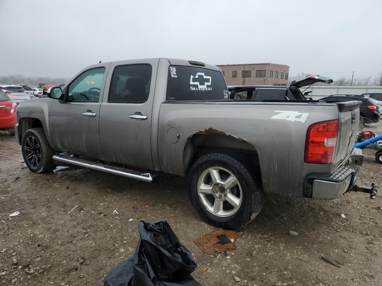 2012 Chevrolet Silverado - Image 2