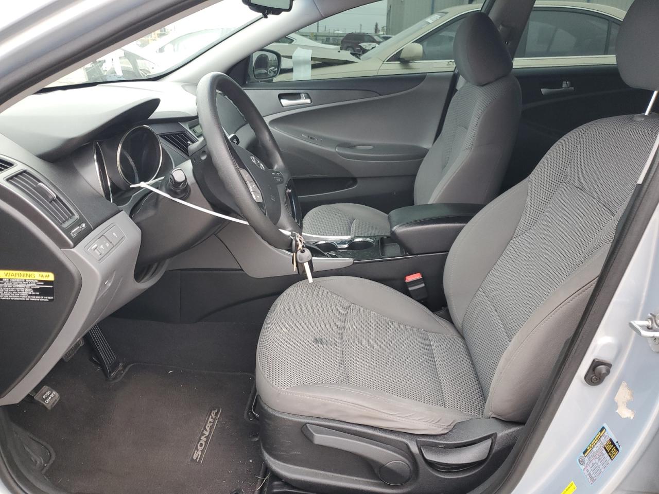 2012 Hyundai Sonata - Image 7