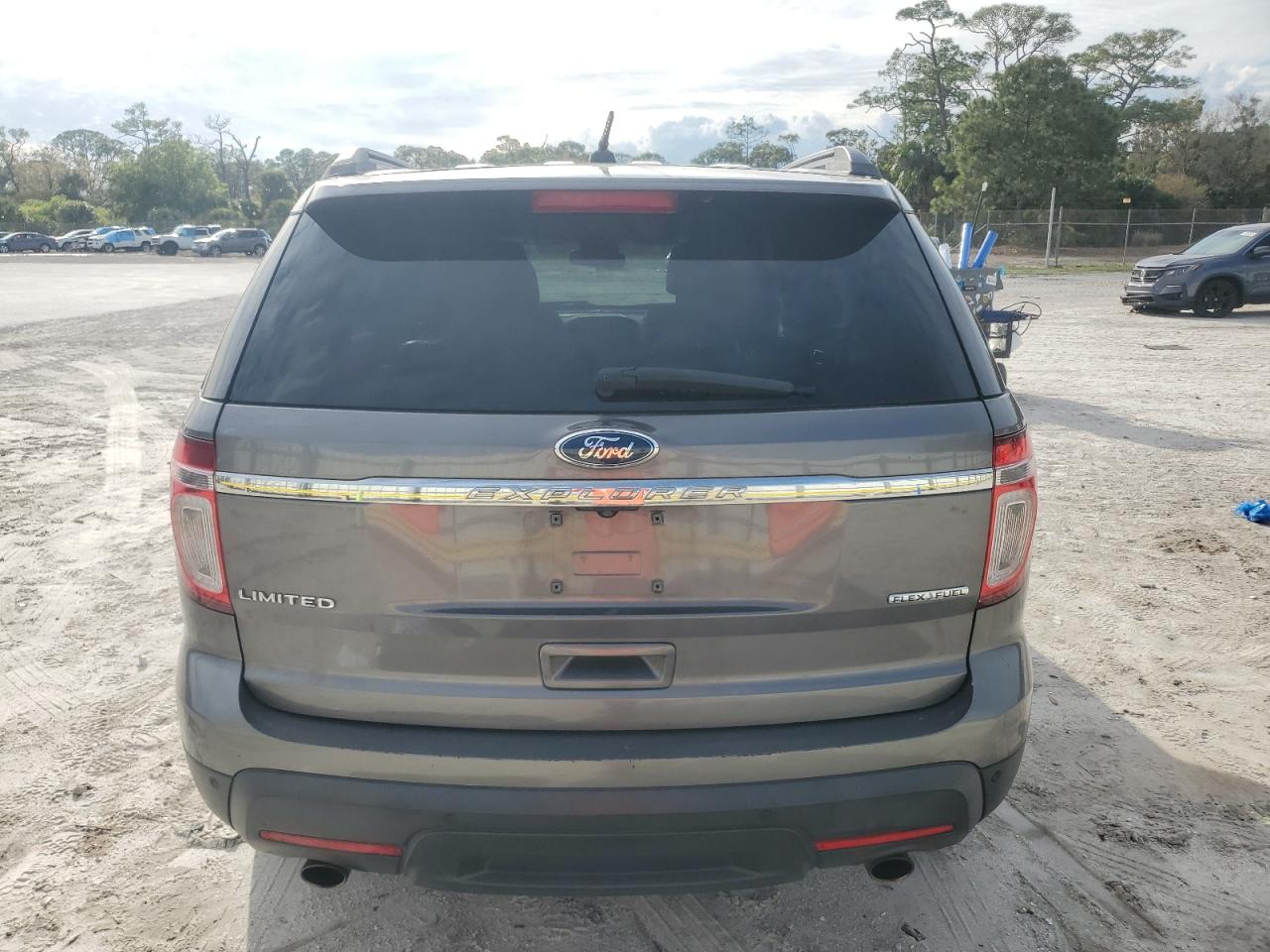 2014 Ford Explorer - Image 6