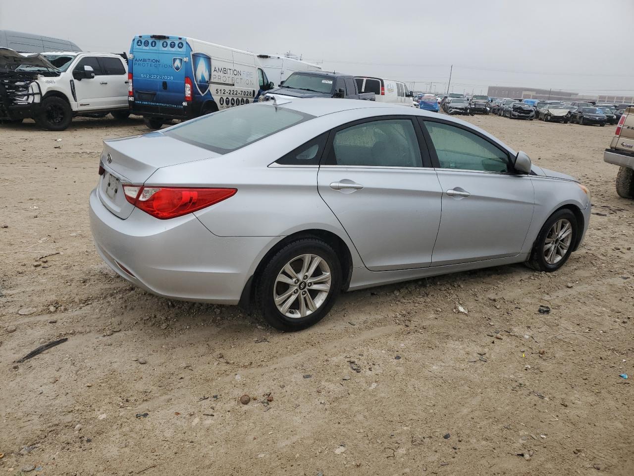 2011 Hyundai Sonata - Image 3