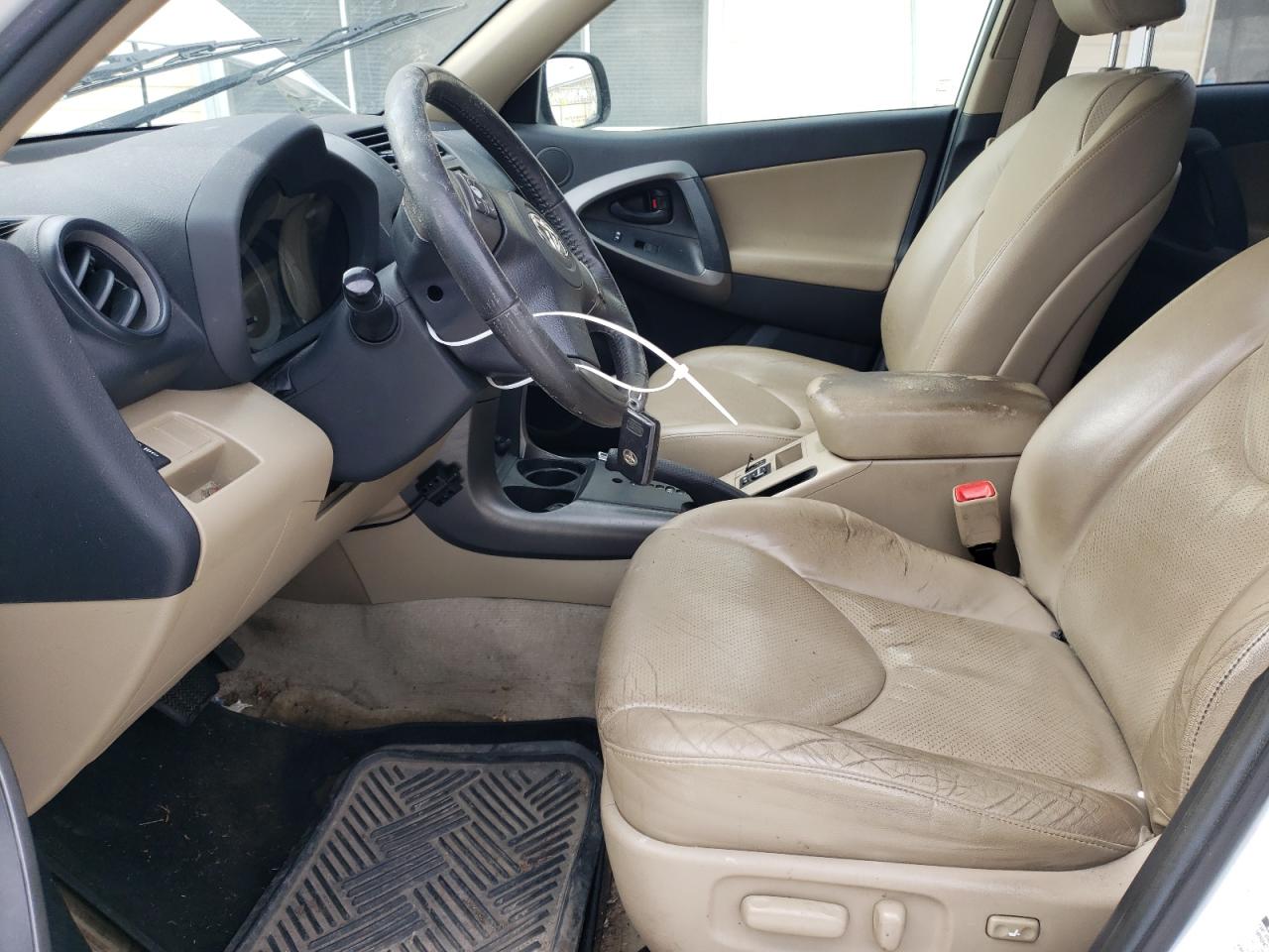 2012 Toyota RAV 4 - Image 7