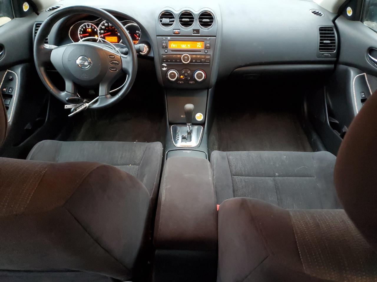 2010 Nissan Altima - Image 8