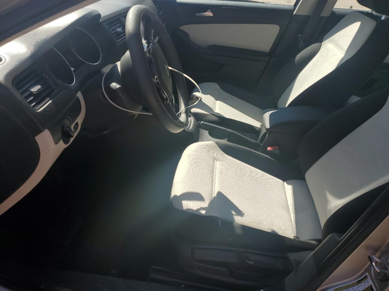 2015 Volkswagen Jetta - Image 7