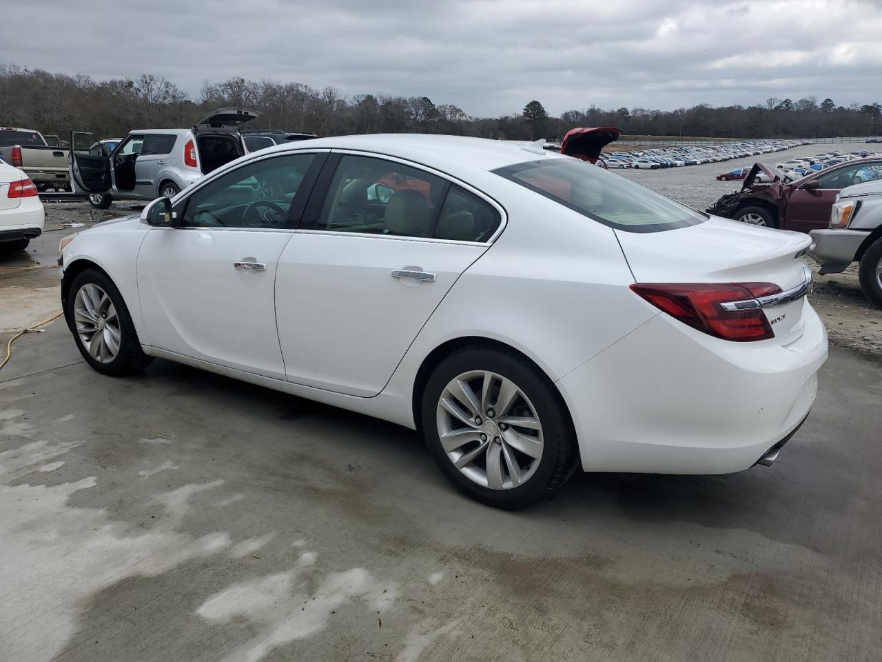2014 Buick Regal - Image 2