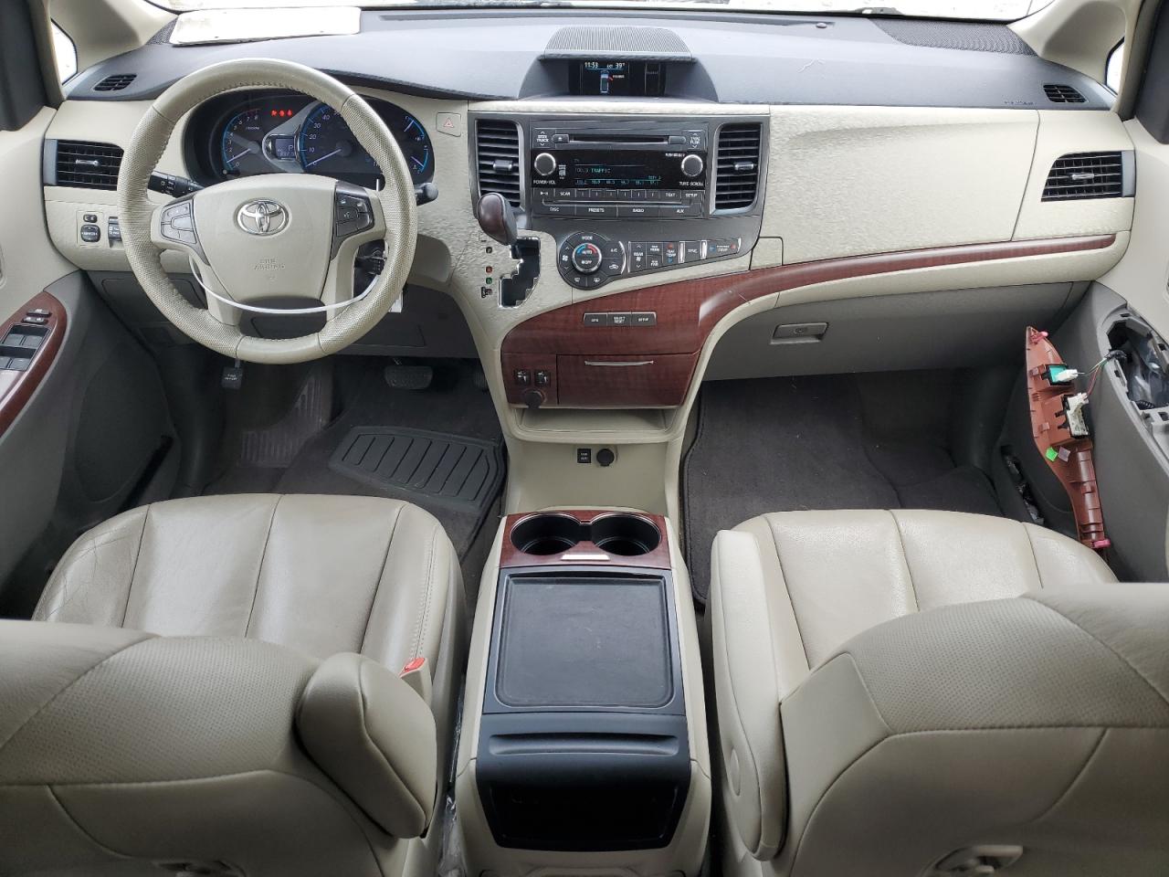 2014 Toyota Sienna - Image 8