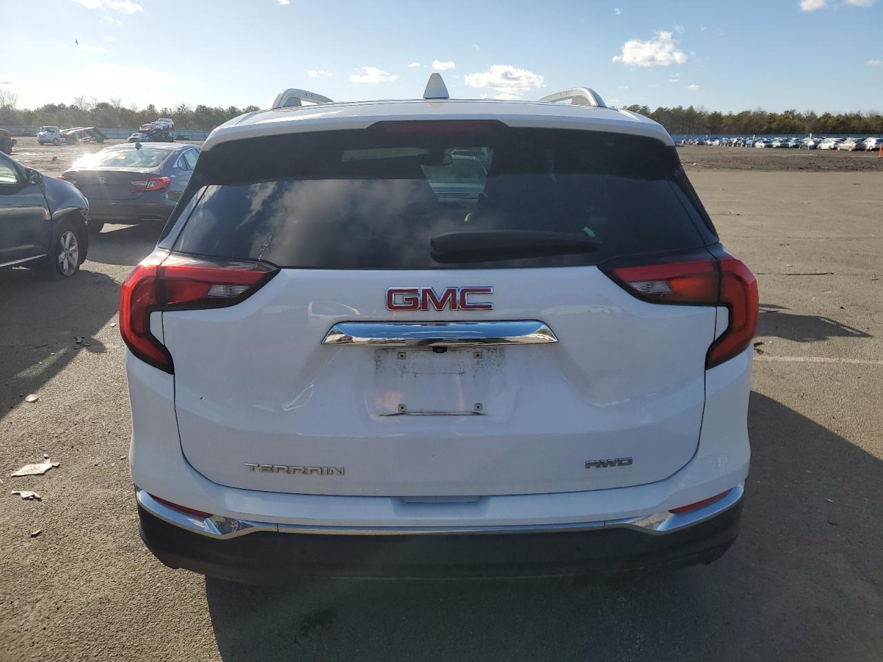 2021 GMC Terrain - Image 6