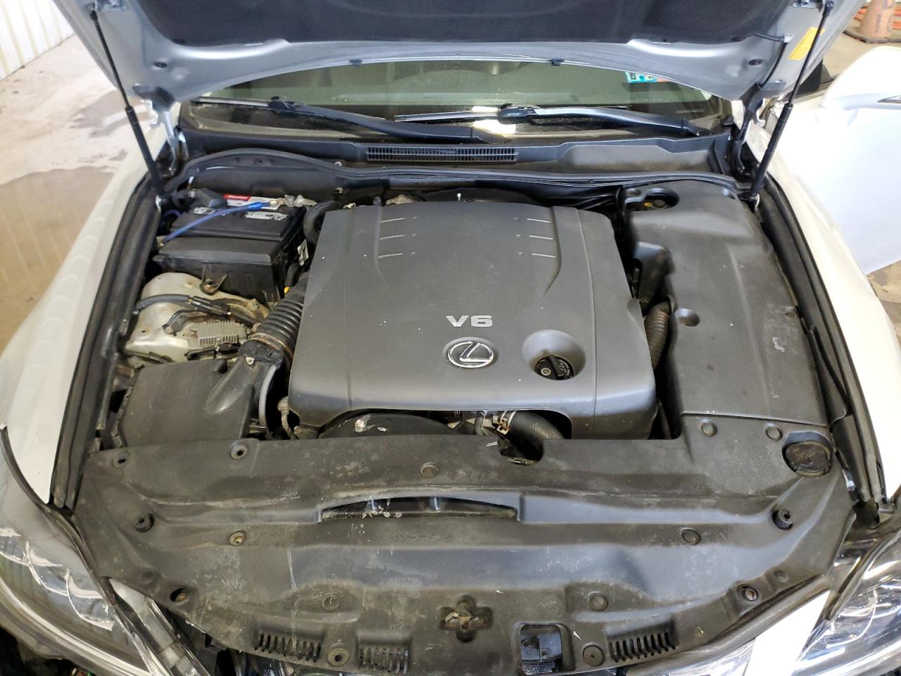 2010 Lexus IS - Image 11