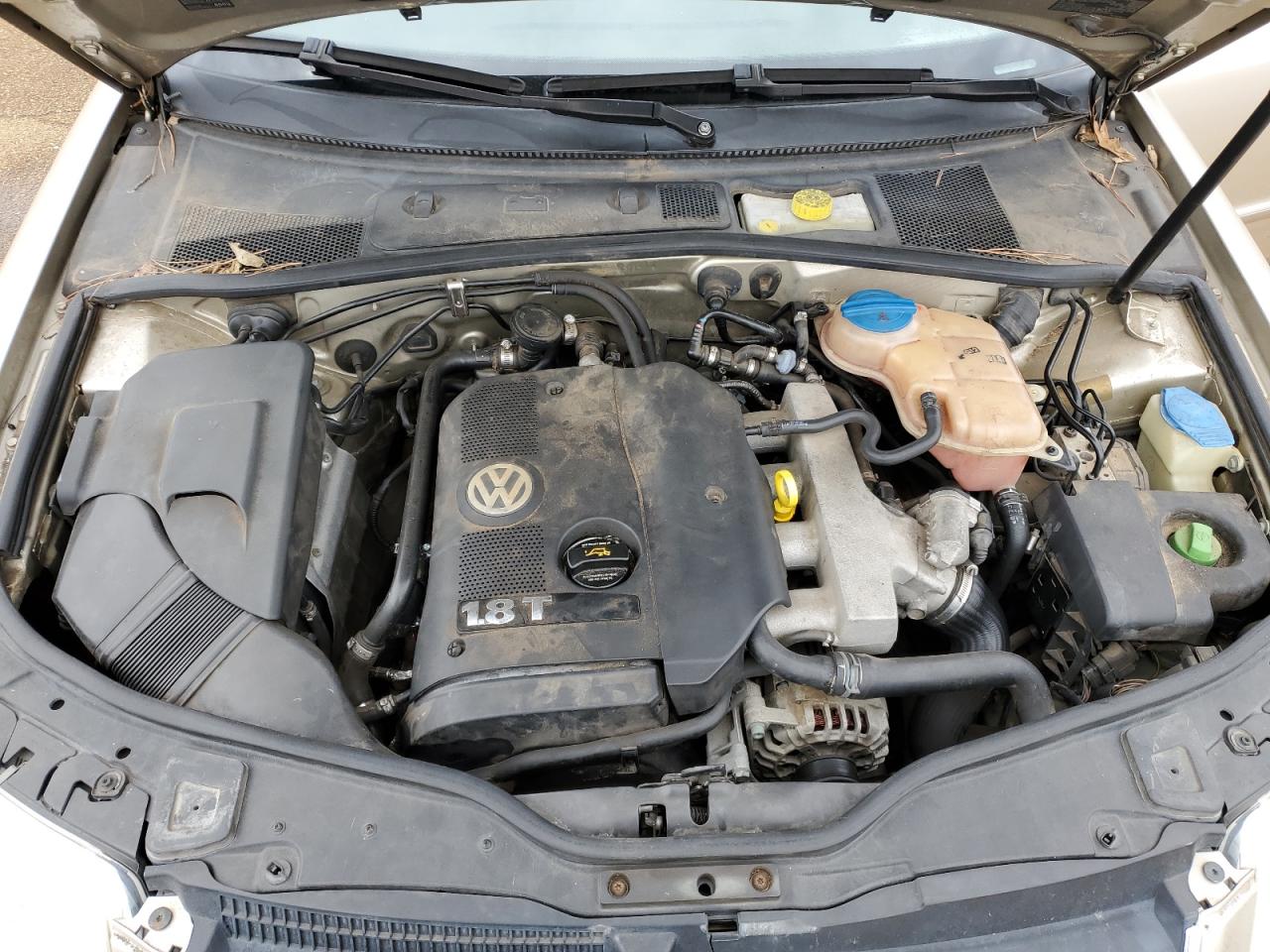 2005 Volkswagen Passat - Image 11