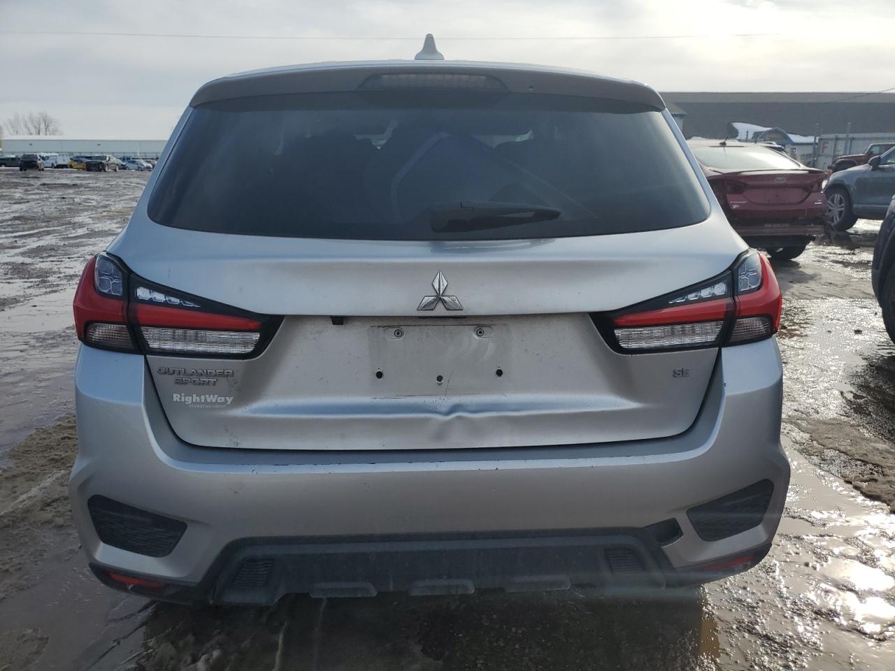 2021 Mitsubishi Outlander - Image 6