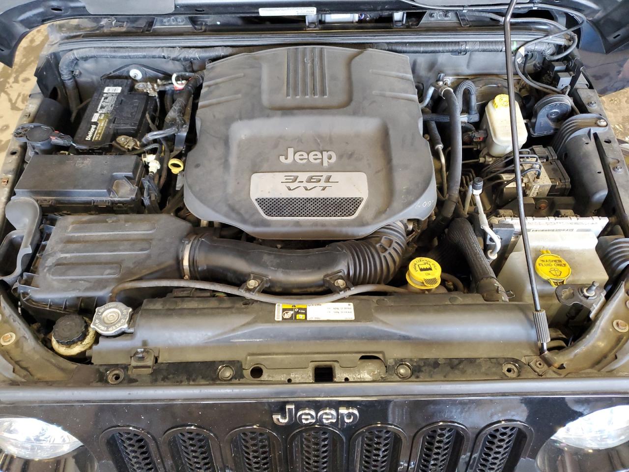 2013 Jeep Wrangler - Image 12