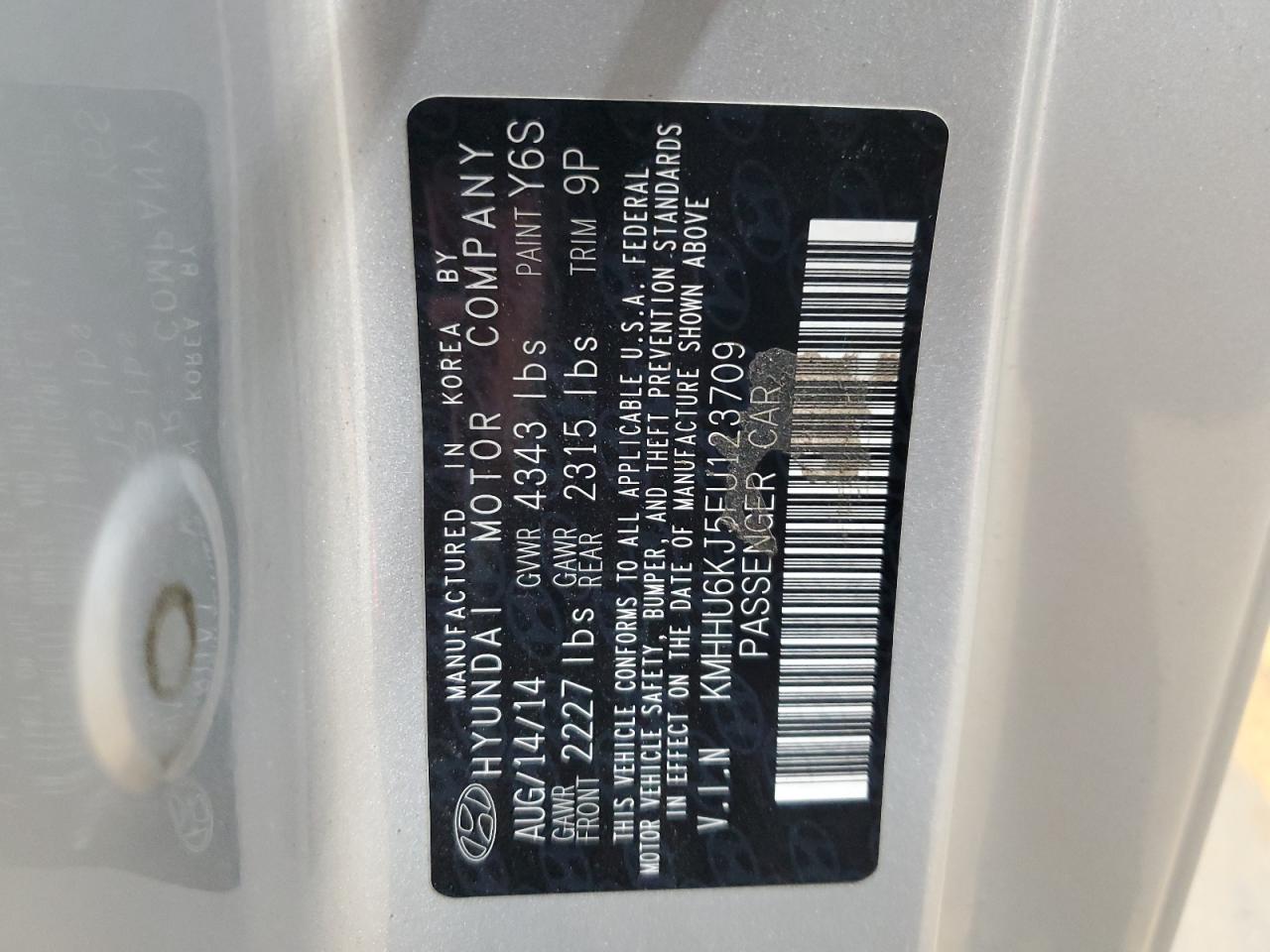 2015 Hyundai Genesis - Image 12