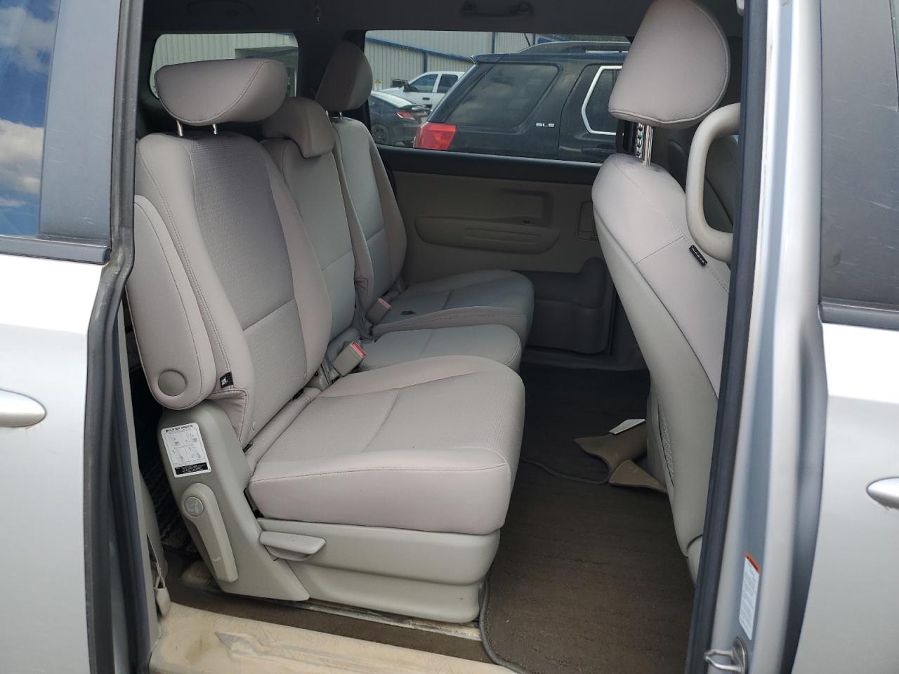 2018 Kia Sedona - Image 11
