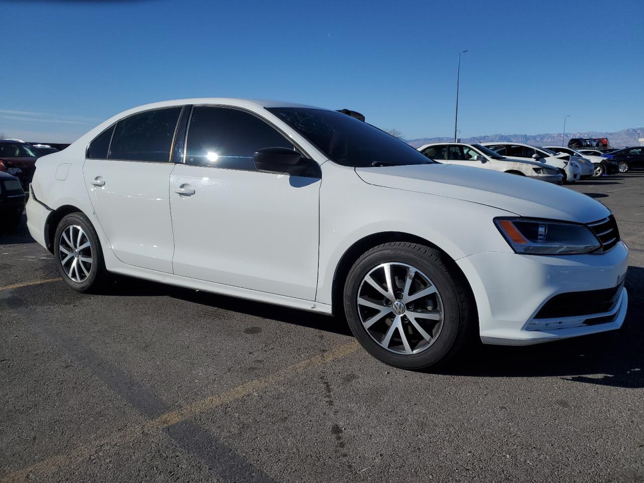 2016 Volkswagen Jetta - Image 4