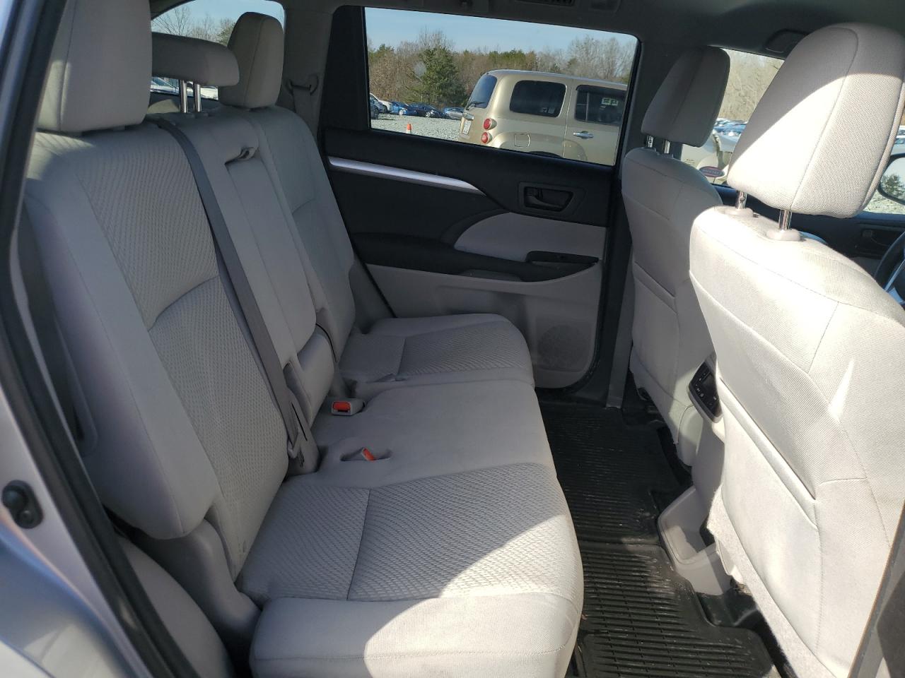 2014 Toyota Highlander - Image 11