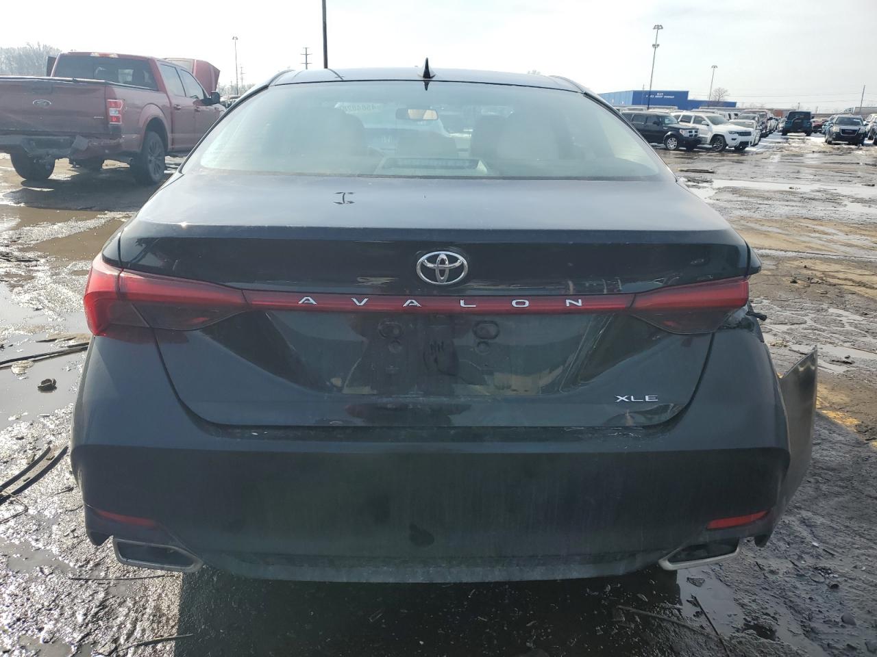 2019 Toyota Avalon - Image 6