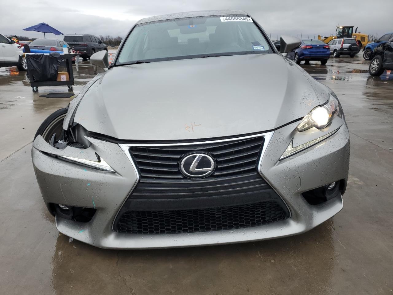 2015 Lexus IS - Image 5