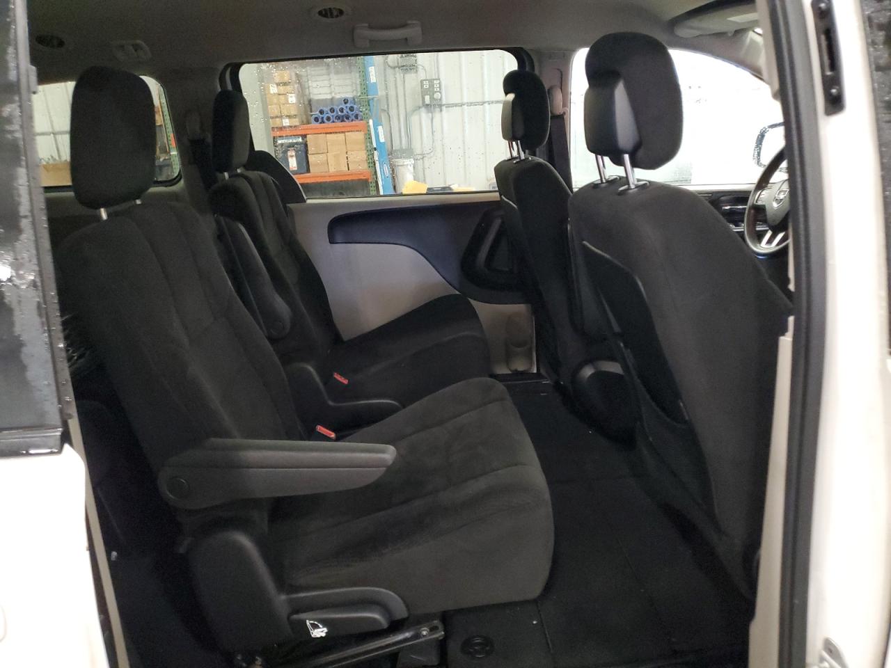 2012 Dodge Caravan - Image 11