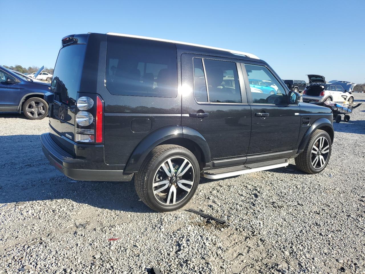 2016 Land Rover LR4 - Image 3
