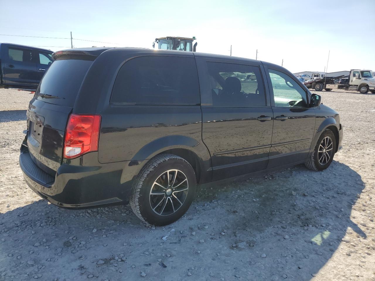 2017 Dodge Caravan - Image 3
