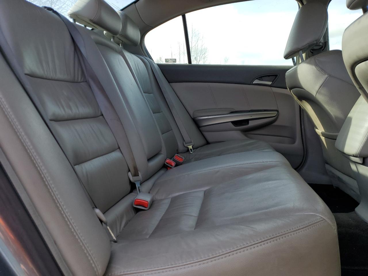 2009 Honda Accord - Image 10