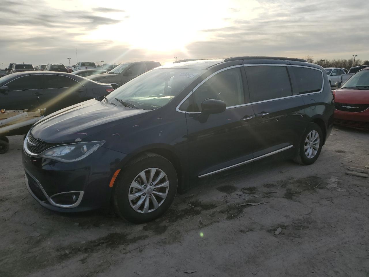 2017 Chrysler Pacifica - Image 1