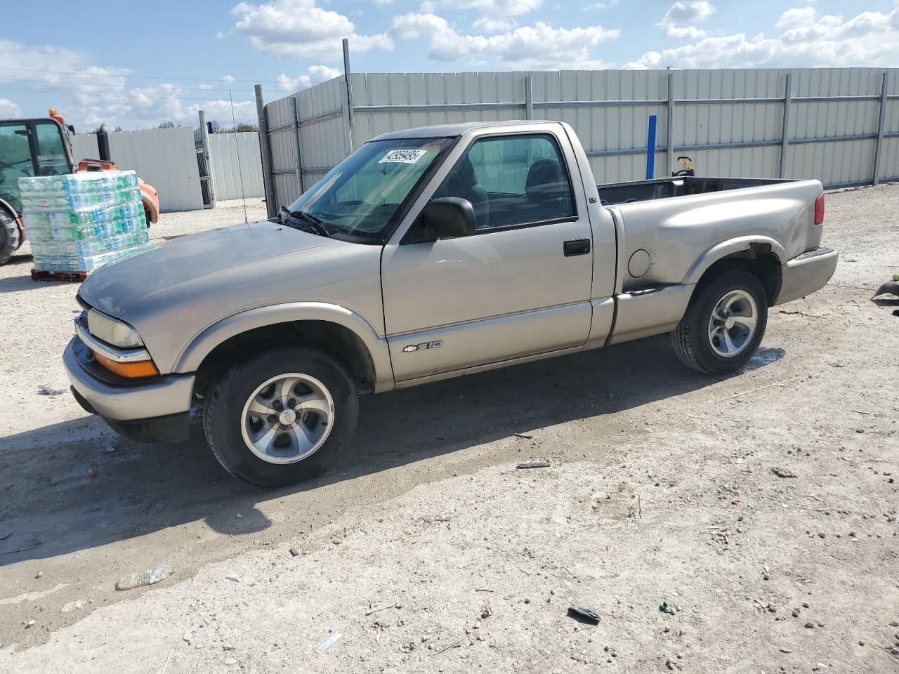 2003 Chevrolet S-10 Pickup - Image 1
