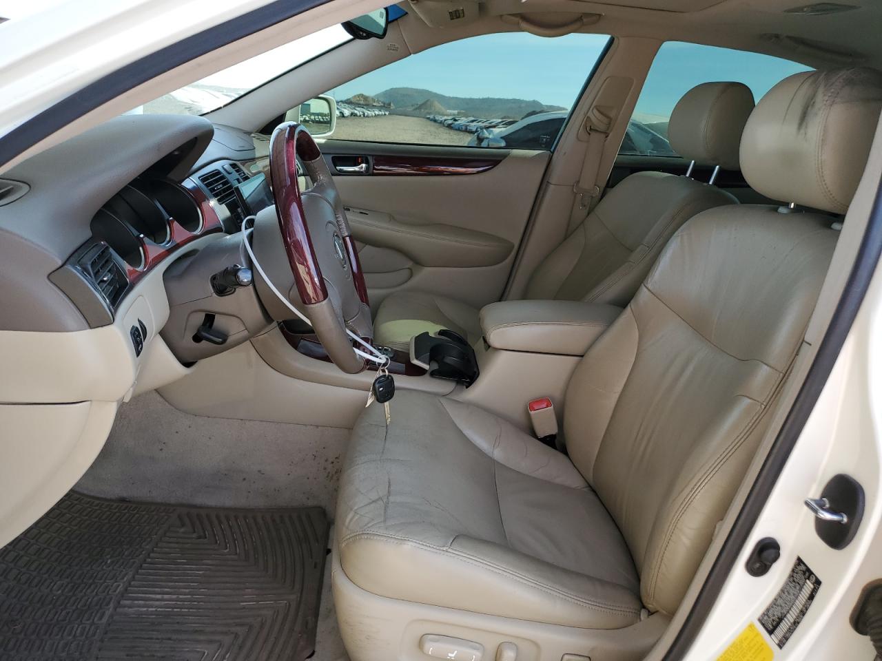 2004 Lexus ES - Image 7