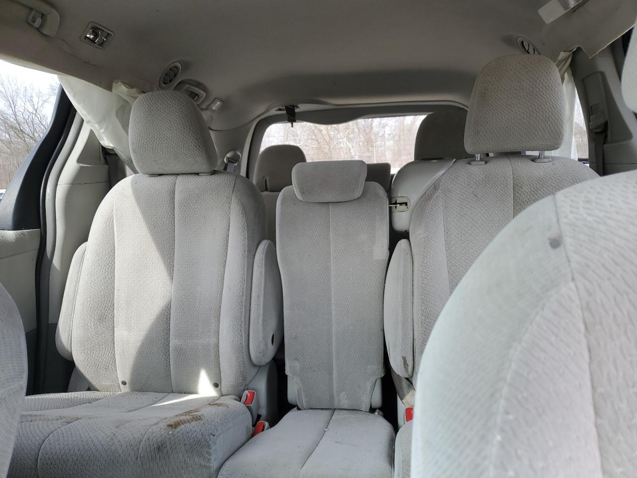 2013 Toyota Sienna - Image 10