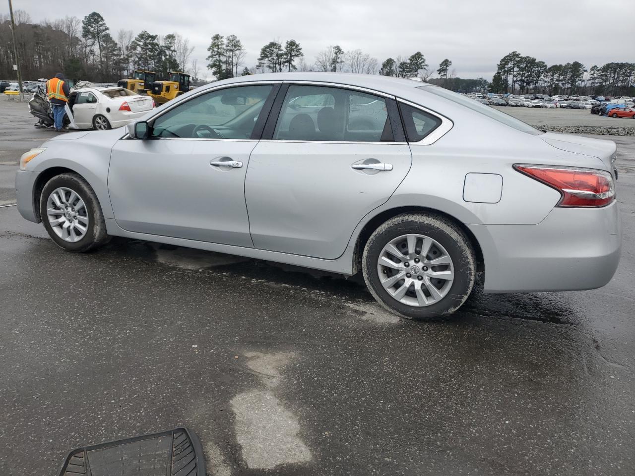 2015 Nissan Altima - Image 2