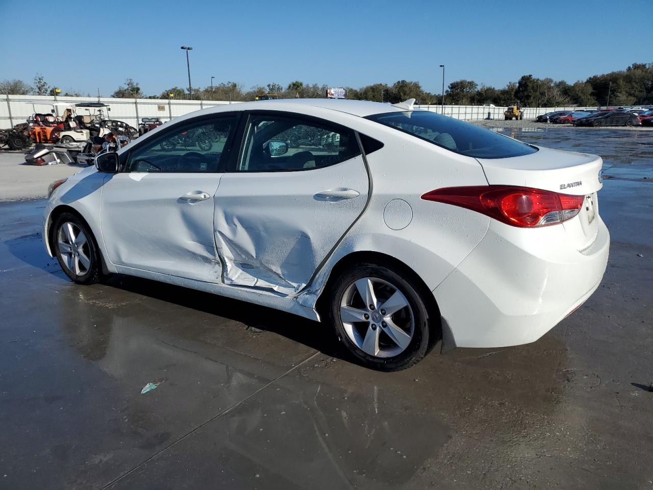 2013 Hyundai Elantra - Image 2