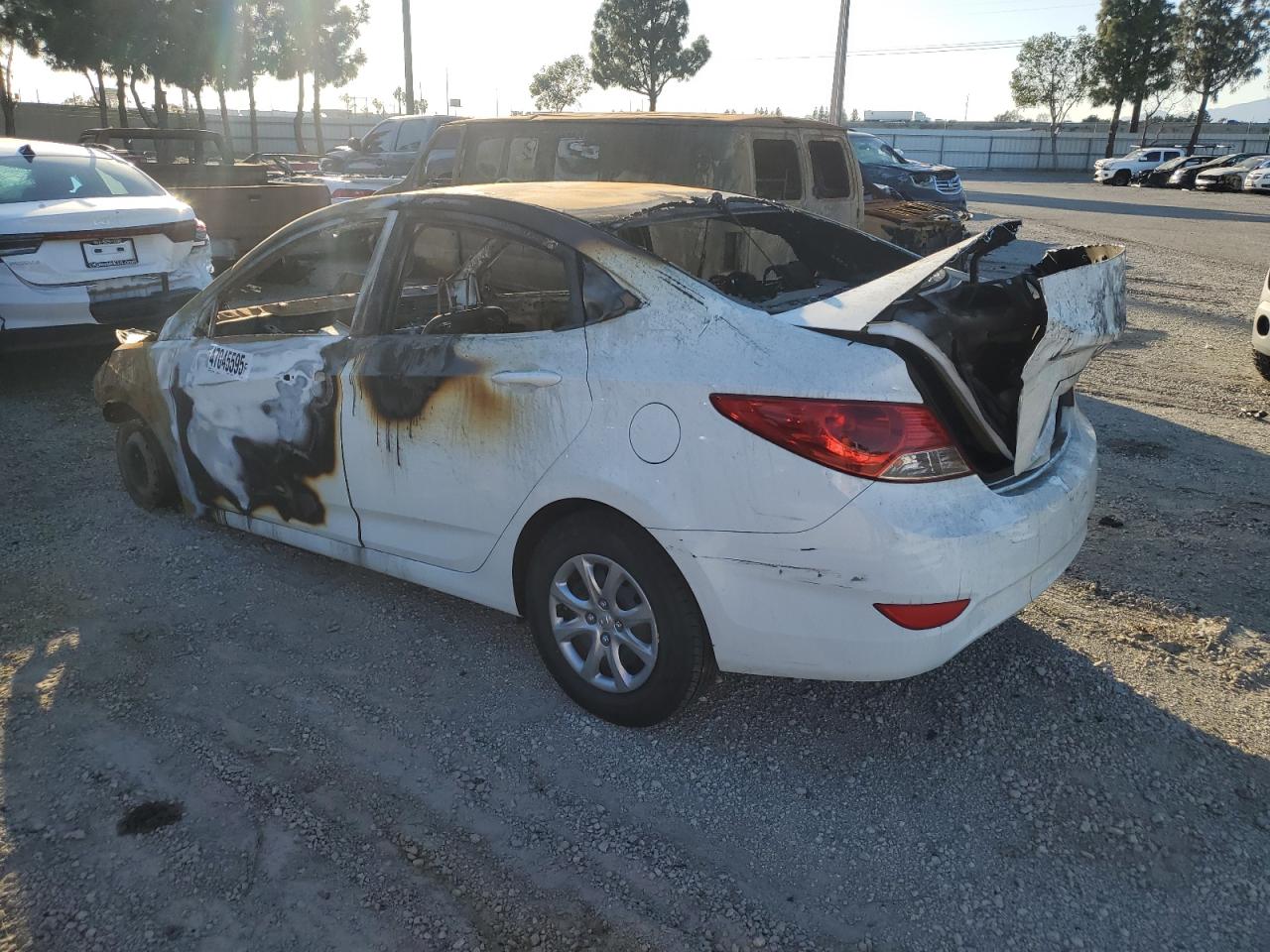 2013 Hyundai Accent Gls VIN: KMHCT4AE5DU547765 Lot: 47045595