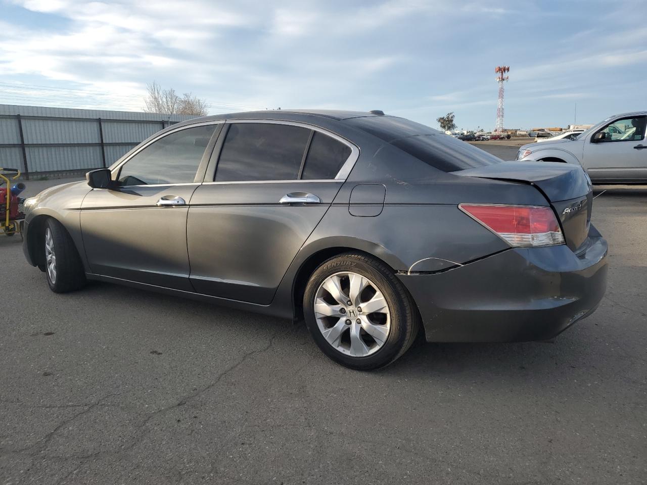 2009 Honda Accord - Image 2