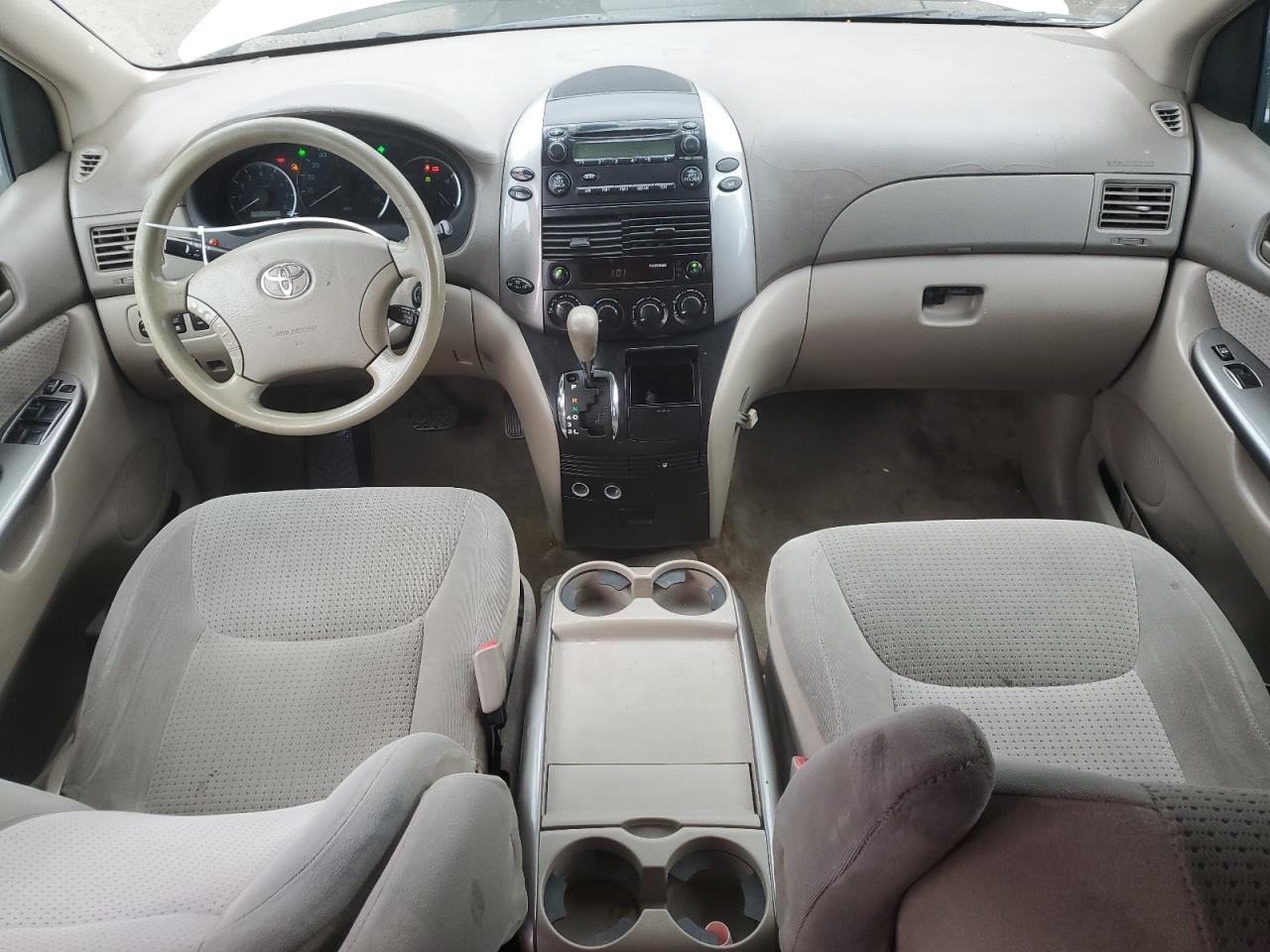 2006 Toyota Sienna - Image 8
