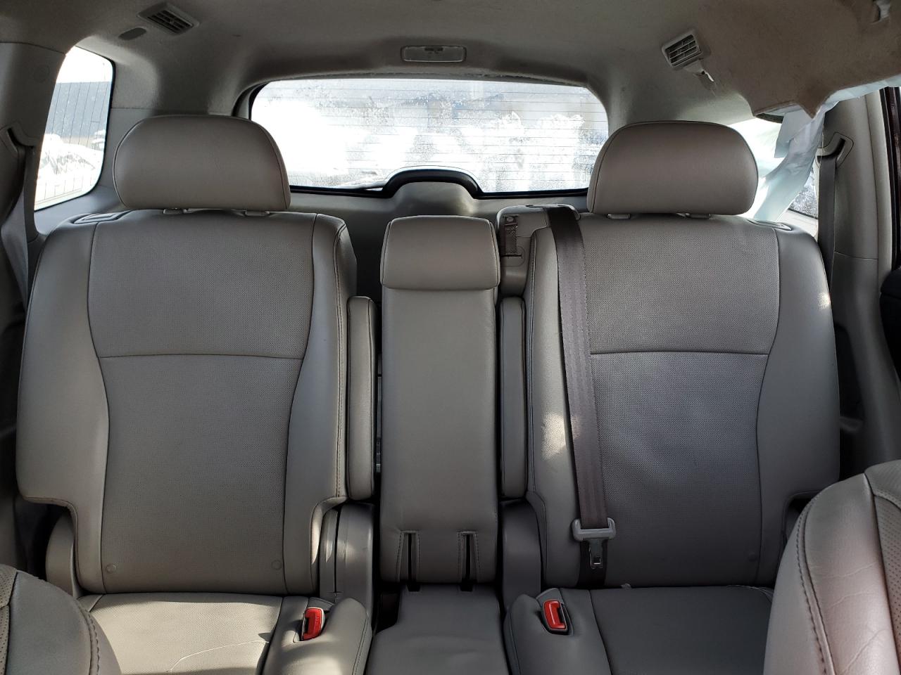 2012 Toyota Highlander - Image 10