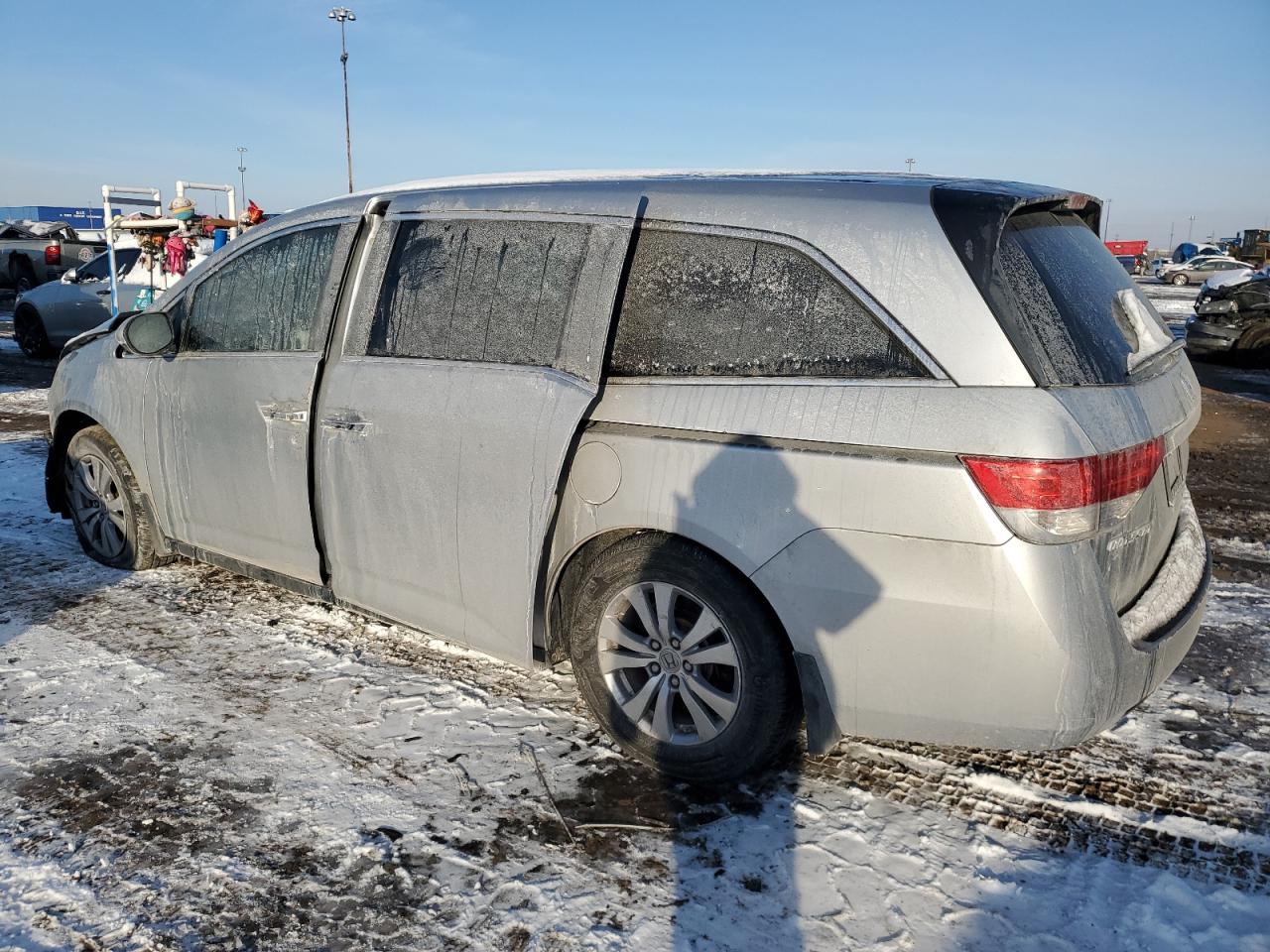 2015 Honda Odyssey - Image 2