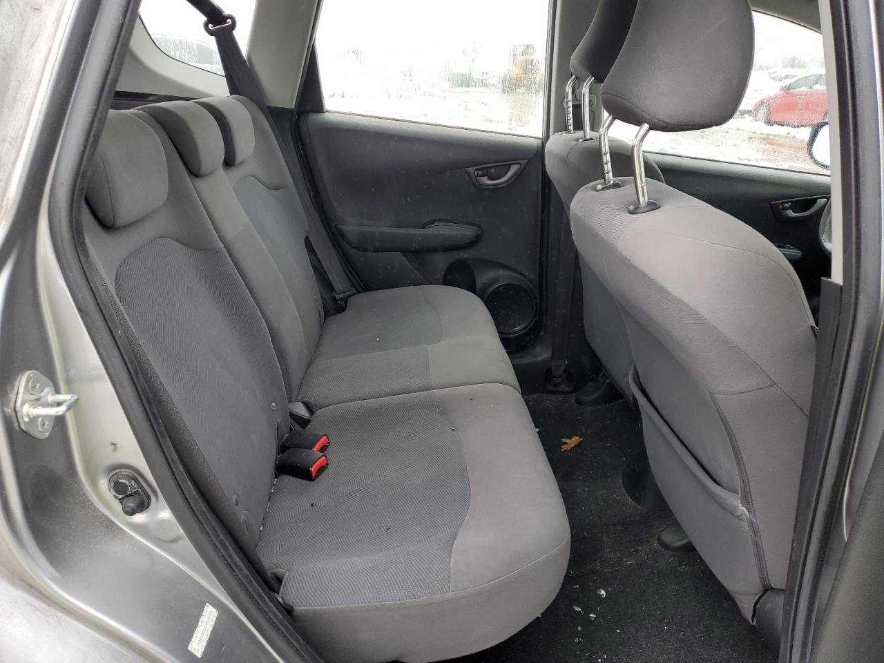 2010 Honda Fit - Image 10