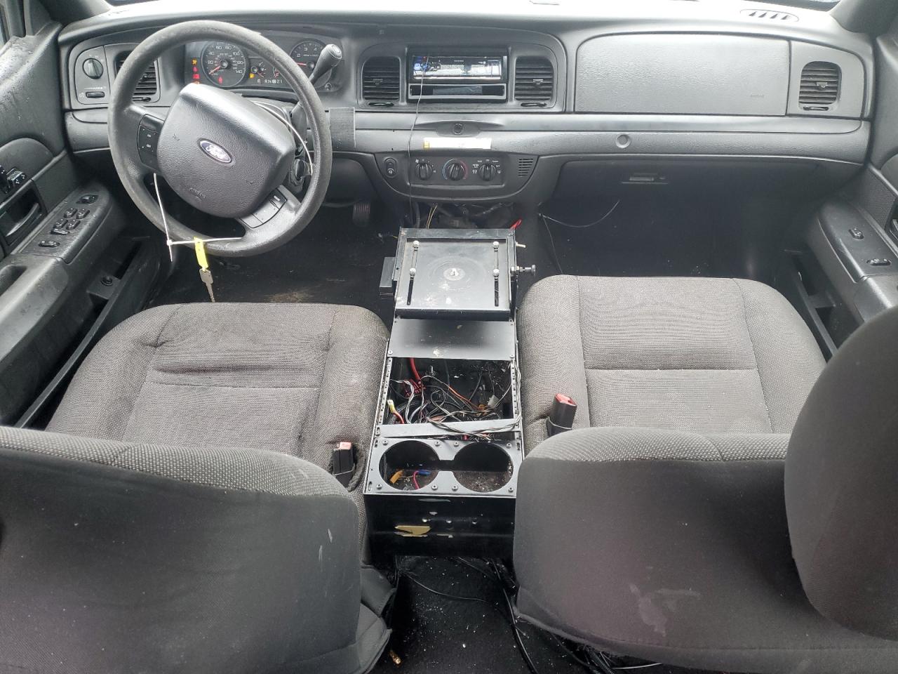 2007 Ford Crown Victoria - Image 8